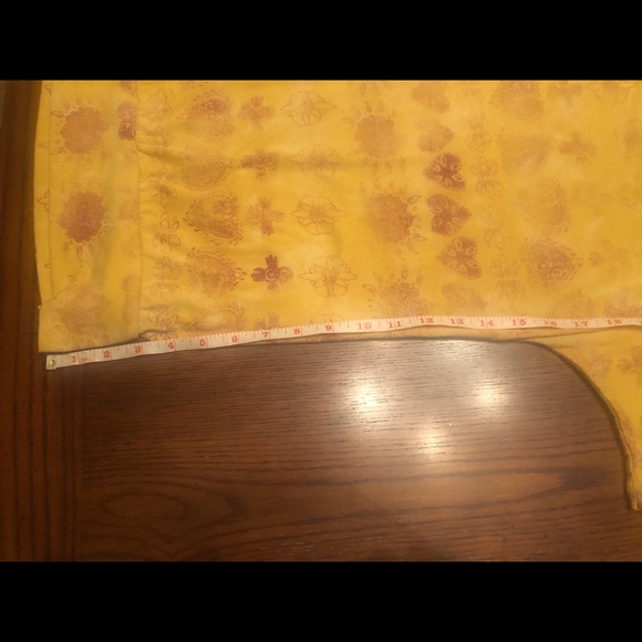 SALE Mudd Yellow Gold Print Top NWOT - Picture 7 of 7